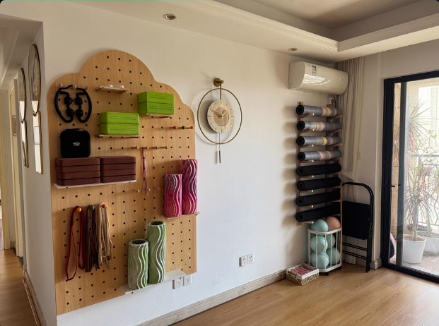 Wooden Yoga Mat Holder Wall Mo - огляд і ціна Home Gym Yoga Studio
